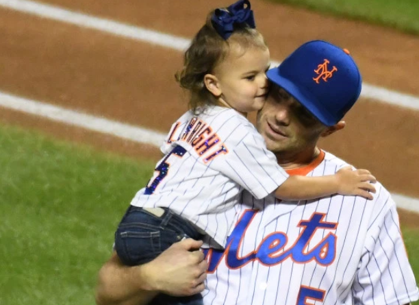 DAVID WRIGHT DAUGHTER OLIVIA NY POST - Cooperstown Cred